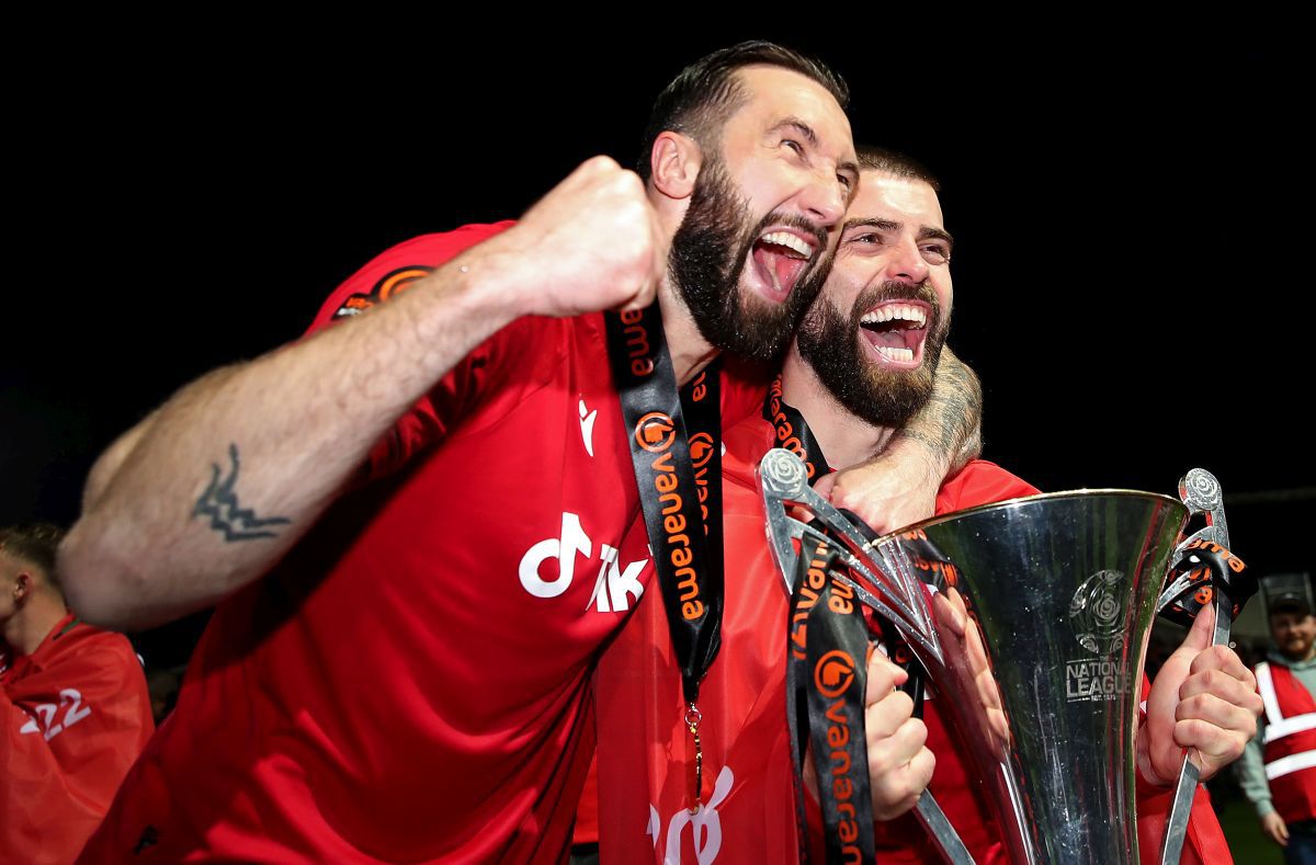 Wrexham, echipa actorilor de la Hollywood, Ryan Reynolds și Rob McElhenney, a promovat și a declanșat fiesta