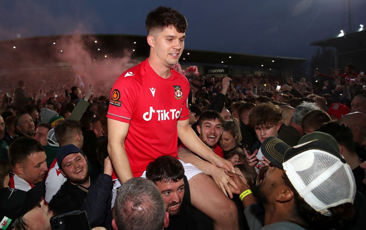 Ryan Reynolds, moment spectaculos la conferința de presă de după meci: „Dați-mi tricourile voastre!”