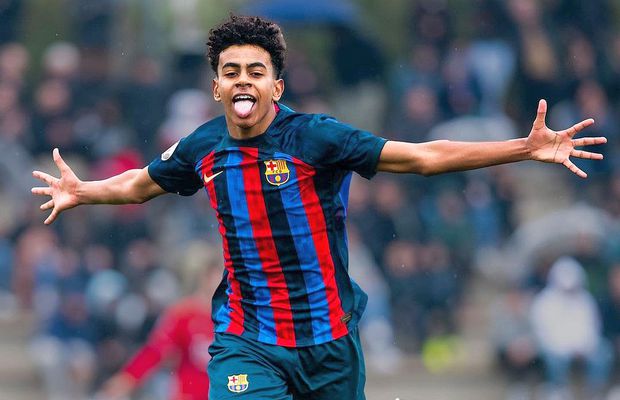A debutat la Barcelona la doar 15 ani și povestește emoțiile trăite: „Aveam urechile înfundate, nu auzeam nimic. Am terminat meciul foarte obosit”