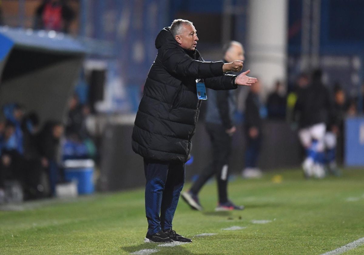 Farul - CFR Cluj 1-0 » Pas mare spre titlu! Băluță și Mazilu fac KO apărarea campioanei și aduc 3 puncte de aur