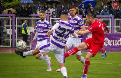 Liga 2, play-out » Poli Timișoara a retrogradat. Chiajna s-a impus la limită, Dumbrăvița a zdrobit-o pe Viitorul Tg.-Jiu! Toate rezultatele și clasamentele