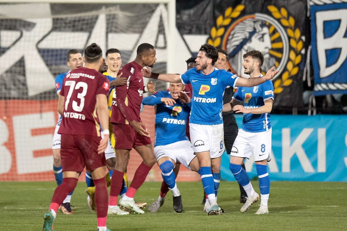 Momente încinse în Farul - CFR Cluj: încăierare generală după un conflict Nedelcu - Burcă!