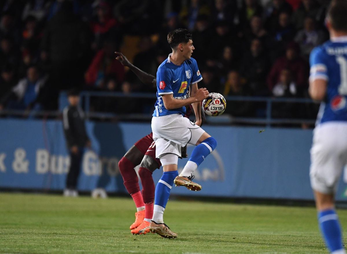 Marius Avram a analizat faza penalty-ului anulat de Colțescu lui CFR Cluj: „Atunci, a existat evidența greșelii”