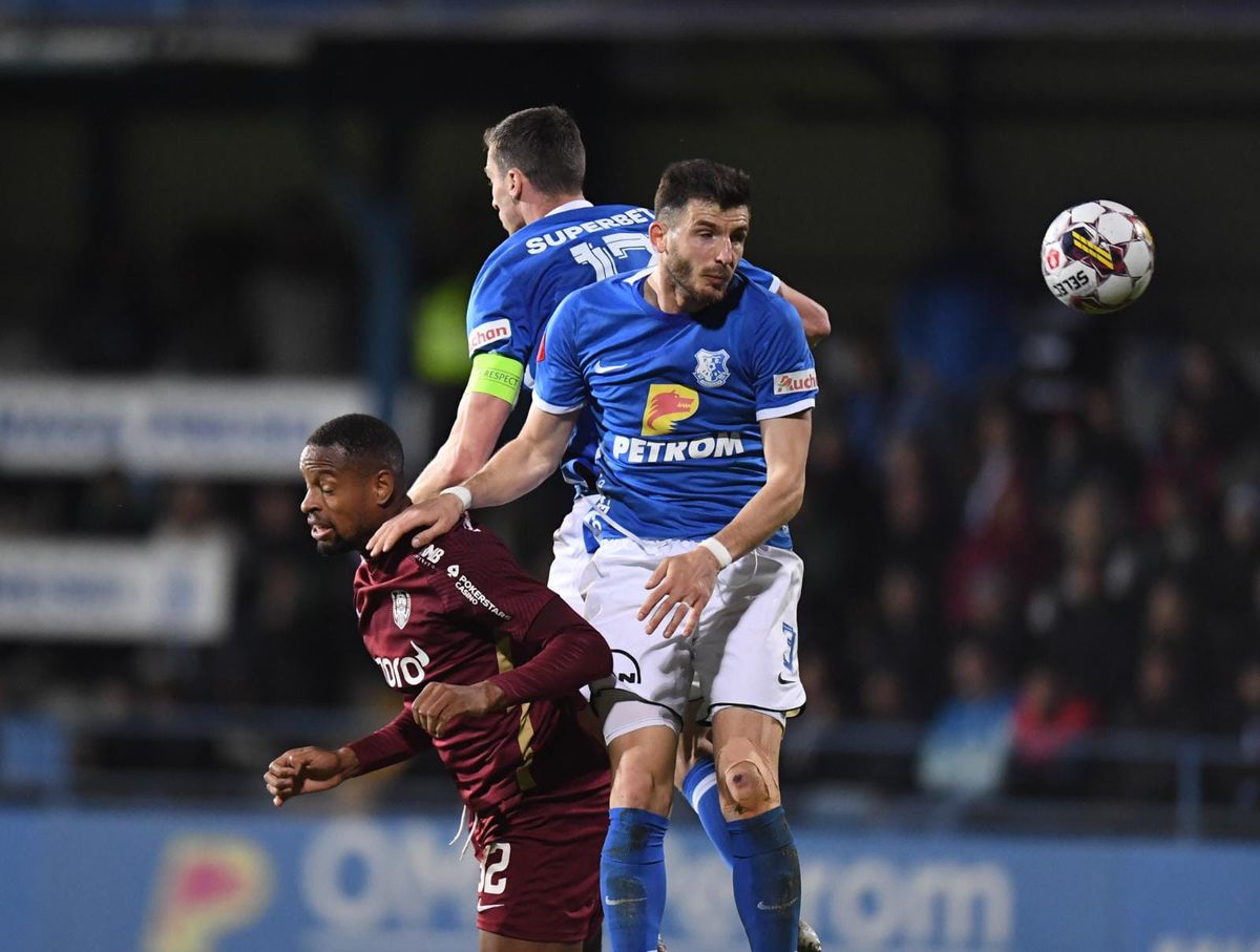 Farul - CFR Cluj 1-0 » Pas mare spre titlu! Băluță și Mazilu fac KO apărarea campioanei și aduc 3 puncte de aur