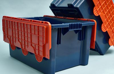 Revoluția în ambalare și depozitare: evoluția soluțiilor din plastic și rolul crucial al containerelor IBC pliabile