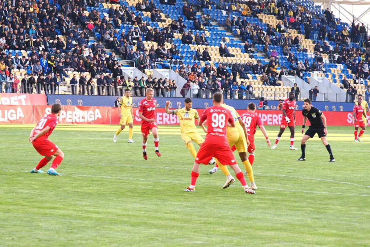 De-a șoarecele cu pisica la Ploiești » Clasament în play-out după Petrolul - UTA: „lupii” joacă riscant