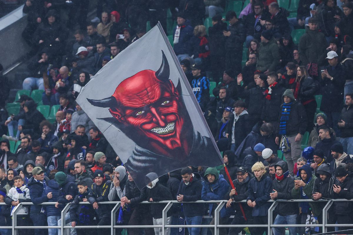 scenografii Milan-Inter, 22 aprilie