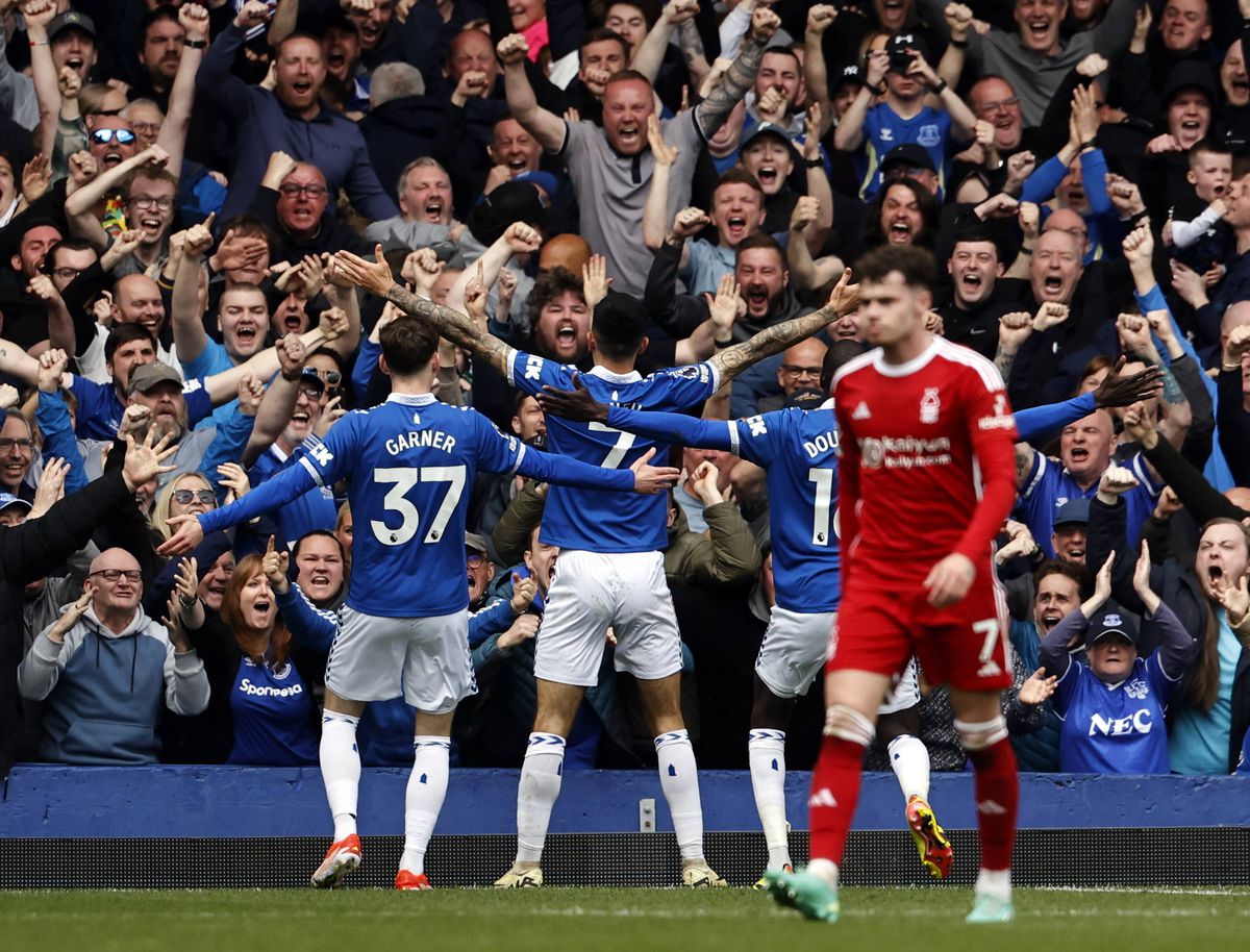 Cutremur în Premier League » N-au primit 3 penalty-uri clare în meciul din week-end și amenință: „Luăm în calcul orice variantă. Transmisesem Ligii că arbitrul e fan Luton!”