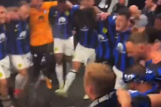 Fotbaliștii celor de la Inter au sărbătorit titlul de campioni pe maneaua „Made in România”, interpretată de solistul Ionuț Cercel.