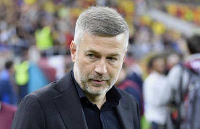 Probleme pentru Edi Iordănescu » Un tricolor de bază este suspect de fractură și ar putea fi operat de urgență