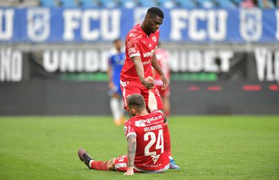 Dinamo ar trebui lăsată să joace doar până în minutul 89! Bornă NEGATIVĂ incredibilă bifată de „câini”