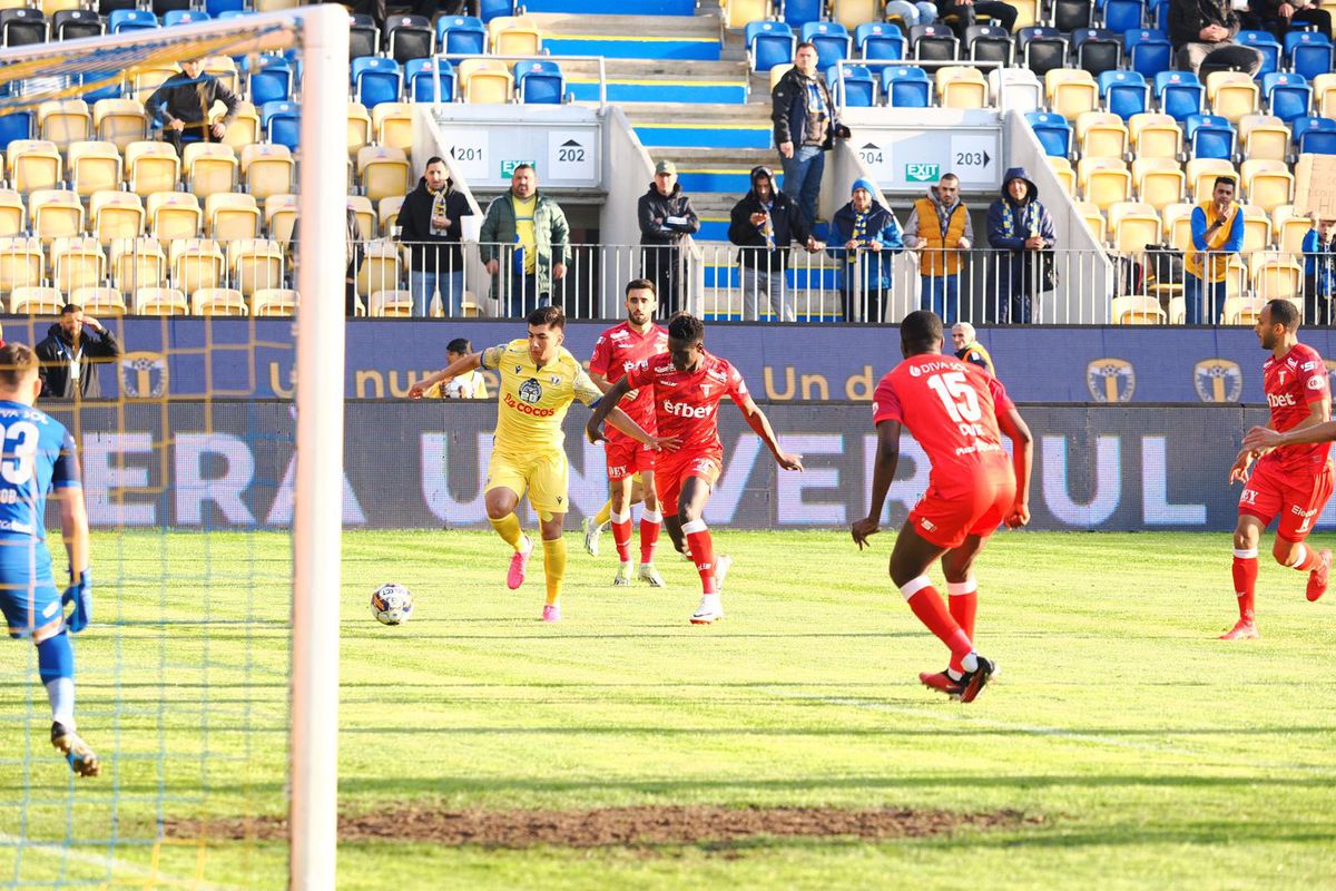 Sergiu Hanca, despre poza-eveniment descoperită de GSP: „De-asta e frumos fotbalul! Copil de mingi, acum câștigă titlul cu FCSB. Bravo lui!”