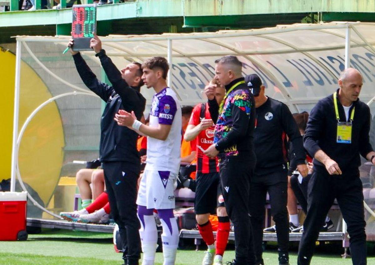 Adriano Manole - puștiul cu nume de fotbalist care a debutat la 17 ani la FC Argeș