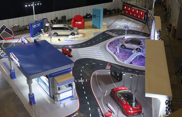 Salonul Auto de la Shanghai: China spulberă toate recordurile, cu peste 100 de modele noi, unele integrând AI-ul Deep Seek. Cele mai tari informații