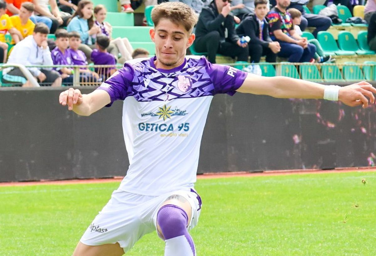 Adriano din Trivale » Noul pariu al clubului are 17 ani și visează să rupă plasele în Superligă: „Numele mă obligă la performanță!”