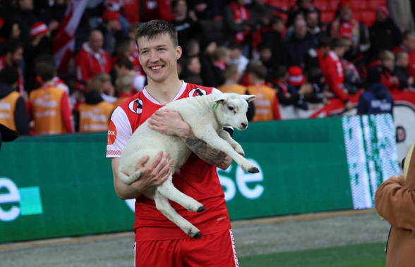 A fost cel mai bun jucător de pe teren și a primit cadou un miel! Ce premii au mai luat fotbaliștii
