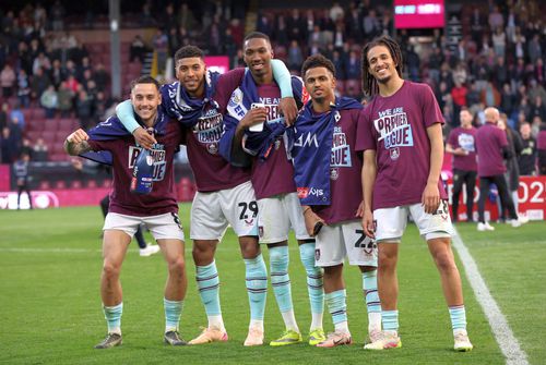 Marcus Edwards (al doilea de la stânga la dreapta) a fost transferat definitiv de Burnley, foto: Getty Images
