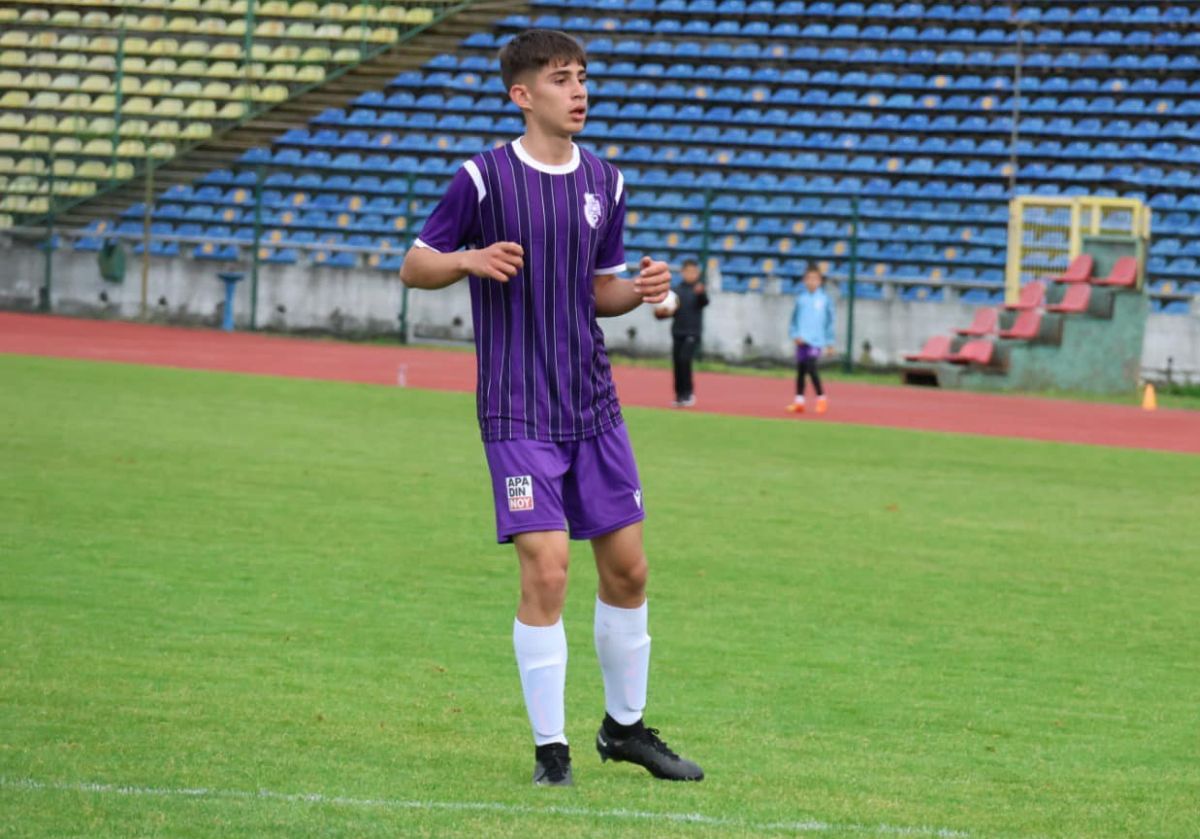 Adriano din Trivale » Noul pariu al clubului are 17 ani și visează să rupă plasele în Superligă: „Numele mă obligă la performanță!”
