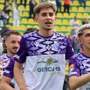 Adriano Manole, în stânga / Sursă foto: Facebook@ Fotbal Club Argeș Pitești