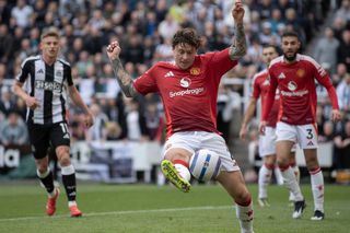 Vedeta lui Manchester United a plecat brusc la pauză, direct la spital: „Fruntea lui era despicată în două!”