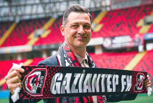 Mirel Rădoi, noul antrenor al lui Gaziantep // FOTO: Instagram @gaziantepfk