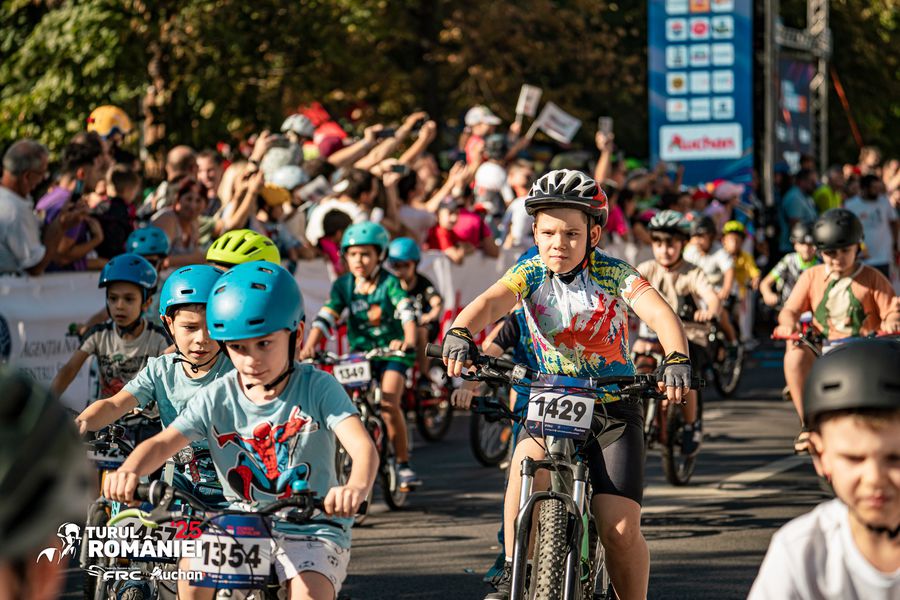 Premieră istorică în Turul României » De la Chișinău până la Arcul de Triumf: 800 de kilometri și un trofeu inspirat de Brâncuși