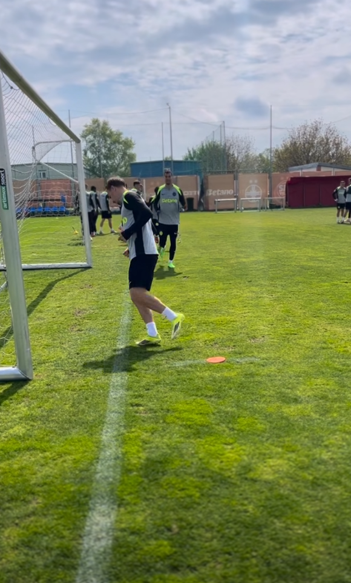 Primul antrenament din haosul lăsat de Mirel Rădoi » FCSB a anunțat staff-ul tehnic