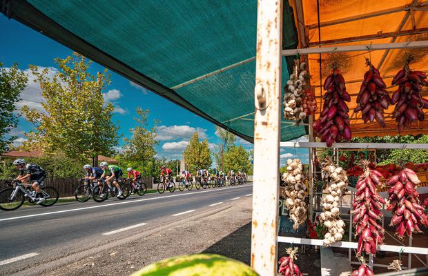 Premieră istorică în Turul României » De la Chișinău până la Arcul de Triumf: 800 de kilometri și un trofeu inspirat de Brâncuși