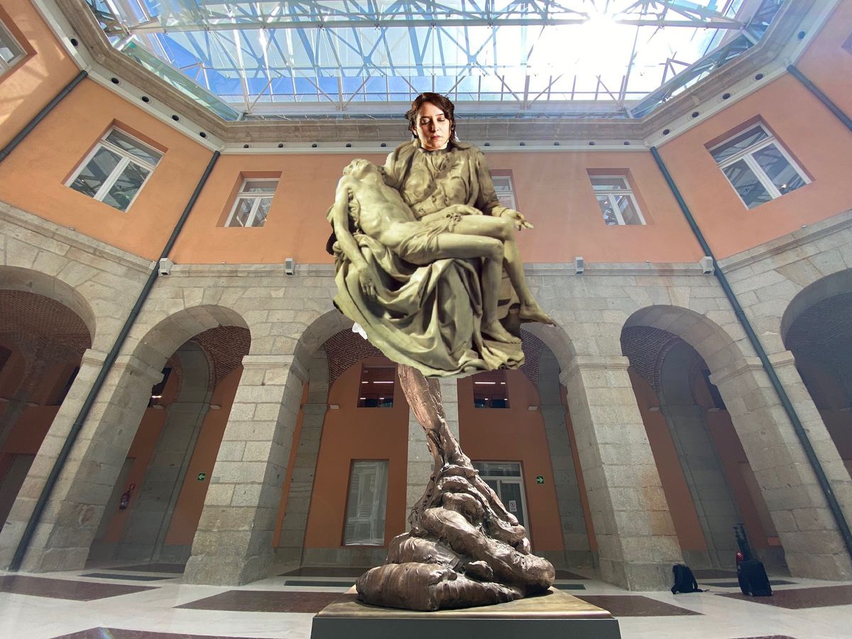 WTF?! Imagini HORROR în Spania! O sculptură dedicată victimelor COVID-19 a stârnit repulsie generală: „O fantomă care se c**ă!”