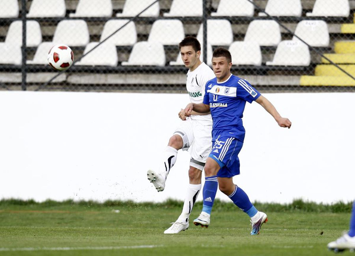 EXCLUSIV Un fost fotbalist de la Craiova intervine categoric în scandalul FCU - CSU: „Ai cui sunt acei 25.000 de suporteri care aplaudau și aveau orgasm?”