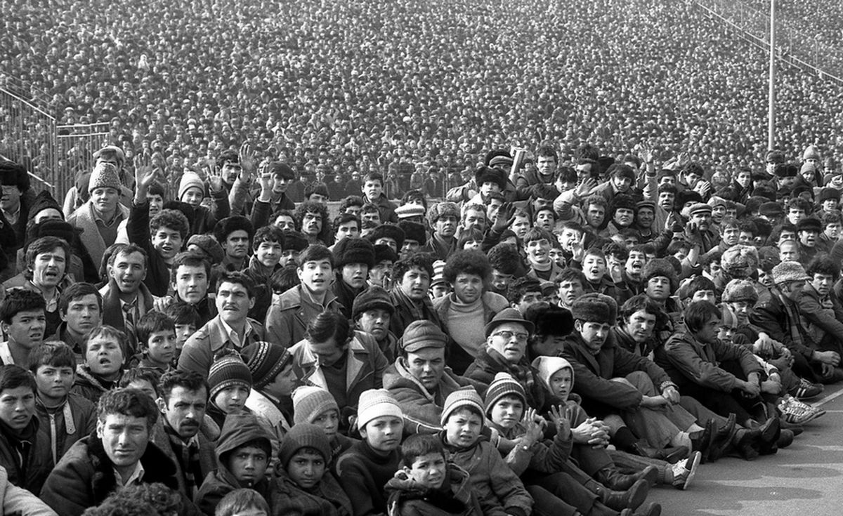 RETRO GSP. 38 de ani de când Rapid stabilea recordul de spectatori în Ghencea! Fotografii antologice de la un derby de poveste