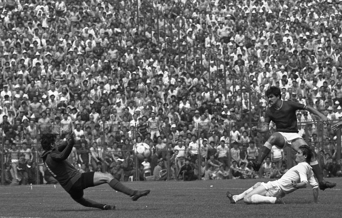 GALERIE FOTO. Raluca Moș, de pe podium, la pupitrul știrilor sportive » E fain la Cluj :)