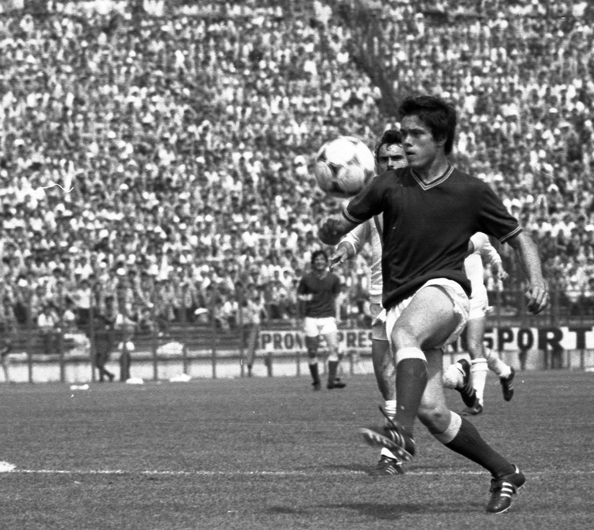 RETRO GSP. 38 de ani de când Rapid stabilea recordul de spectatori în Ghencea! Fotografii antologice de la un derby de poveste