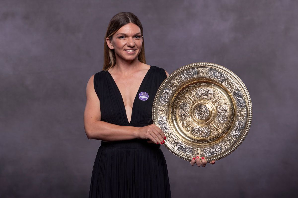 Simona Halep, melancolică pe Facebook: „Nu am apucat să port rochia anul acesta” + A comentat imagini memorabile cu ea la Wimbledon