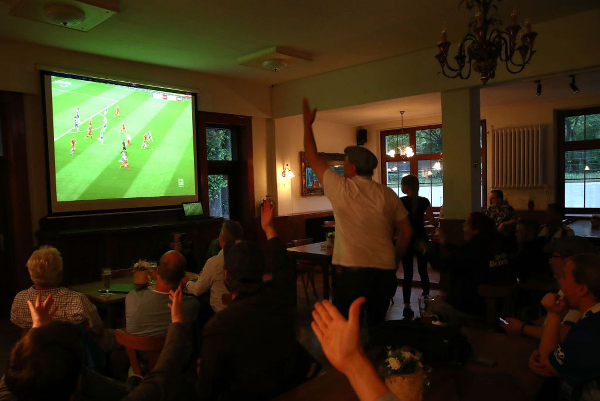 FOTO Poliția din Berlin nu respectă legile! Poză de grup la derby-ul Hertha - Union: „Este rușinos!”