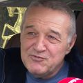 Gigi Becali la volaul mașinii sale