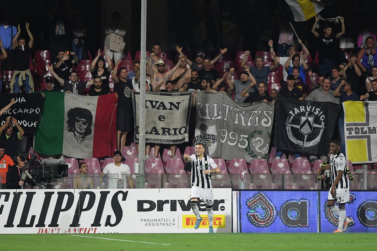 Răzvan Marin și colegii de Cagliari, prăbușiți după retrogradarea în Serie B! Radu Drăgușin și Salernitana au „supraviețuit”!