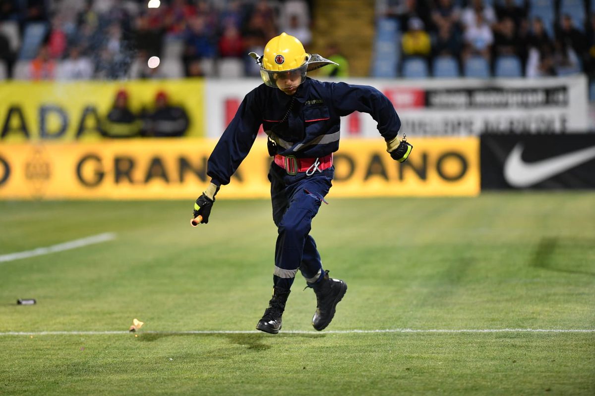 Omul-trofeu s-a răzgândit după FCSB - CFR Cluj și a anunțat că nu-i mai vine să se retragă: „Ah, vrea să continue?”