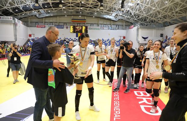 CSM București a cucerit pentru a cincea oară Cupa României » Cristina Neagu a strălucit în finala cu SCM Râmnicu Vâlcea