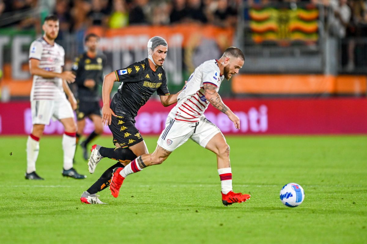 Răzvan Marin și colegii de Cagliari, prăbușiți după retrogradarea în Serie B! Radu Drăgușin și Salernitana au „supraviețuit”!