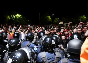 Cu ochii pe poarta de la Săftica: suporterii lui Dinamo vin în cantonamentul jucătorilor lui Uhrin jr.