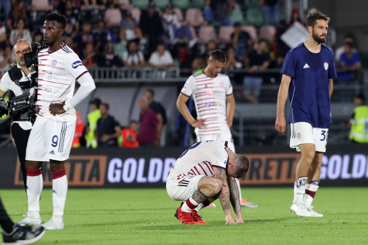Răzvan Marin și colegii de Cagliari, prăbușiți după retrogradarea în Serie B! Radu Drăgușin și Salernitana au „supraviețuit”!