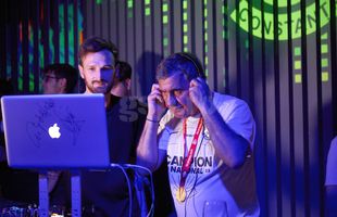 DJ Hagi in the club » Imagini senzaționale din noaptea petrecerii campionilor: Denis Alibec, one-man show