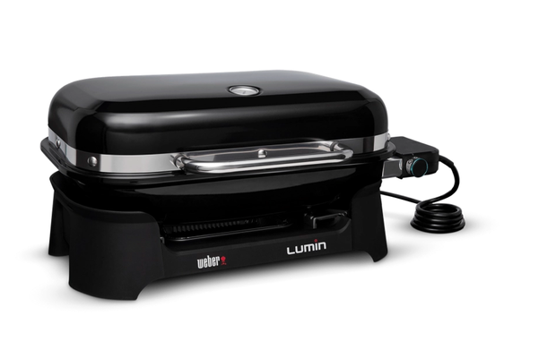 Grătarul Weber LUMIN - fă cunoștință cu cel mai nou membru din familia grătarelor premium americane!