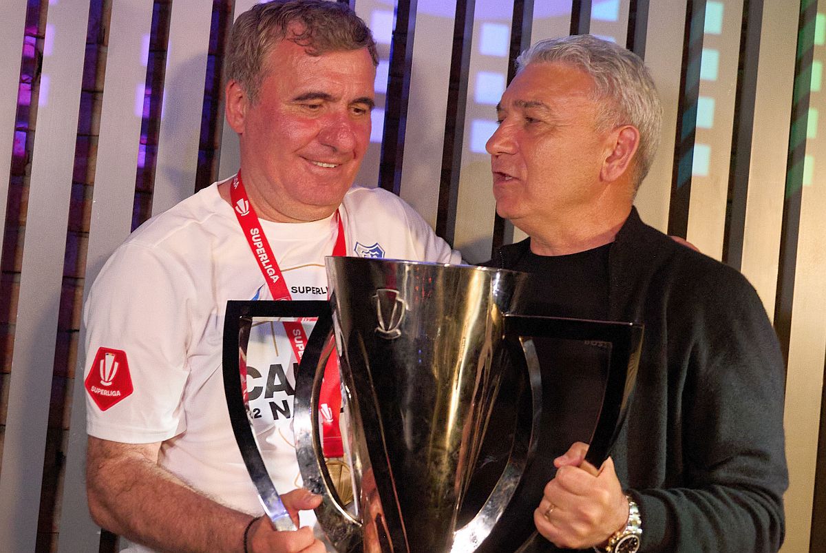 „Campionii s-au născut la Constanța!”  » Stere Halep a intrat pe teren după victoria Farului cu FCSB, apoi a făcut show la petrecerea campionilor