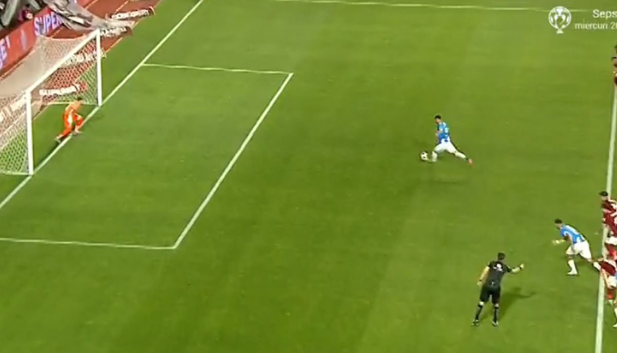 „Hoțule, hoțule!” » Două penalty-uri și o eliminare contestate puternic în Rapid - CSU Craiova