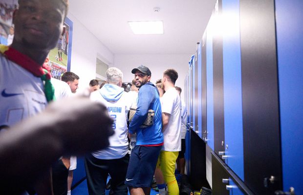 Infiltrat printre rivali » Ce făcea Omrani în timpul bucuriei Farului, când coechipierii erau în autocar