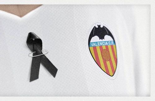 Tragedie în Spania duminică seară, în timpul meciului dintre Valencia și Real Madrid, scor 1-0. 
Foto: Twitter @Valencia CF