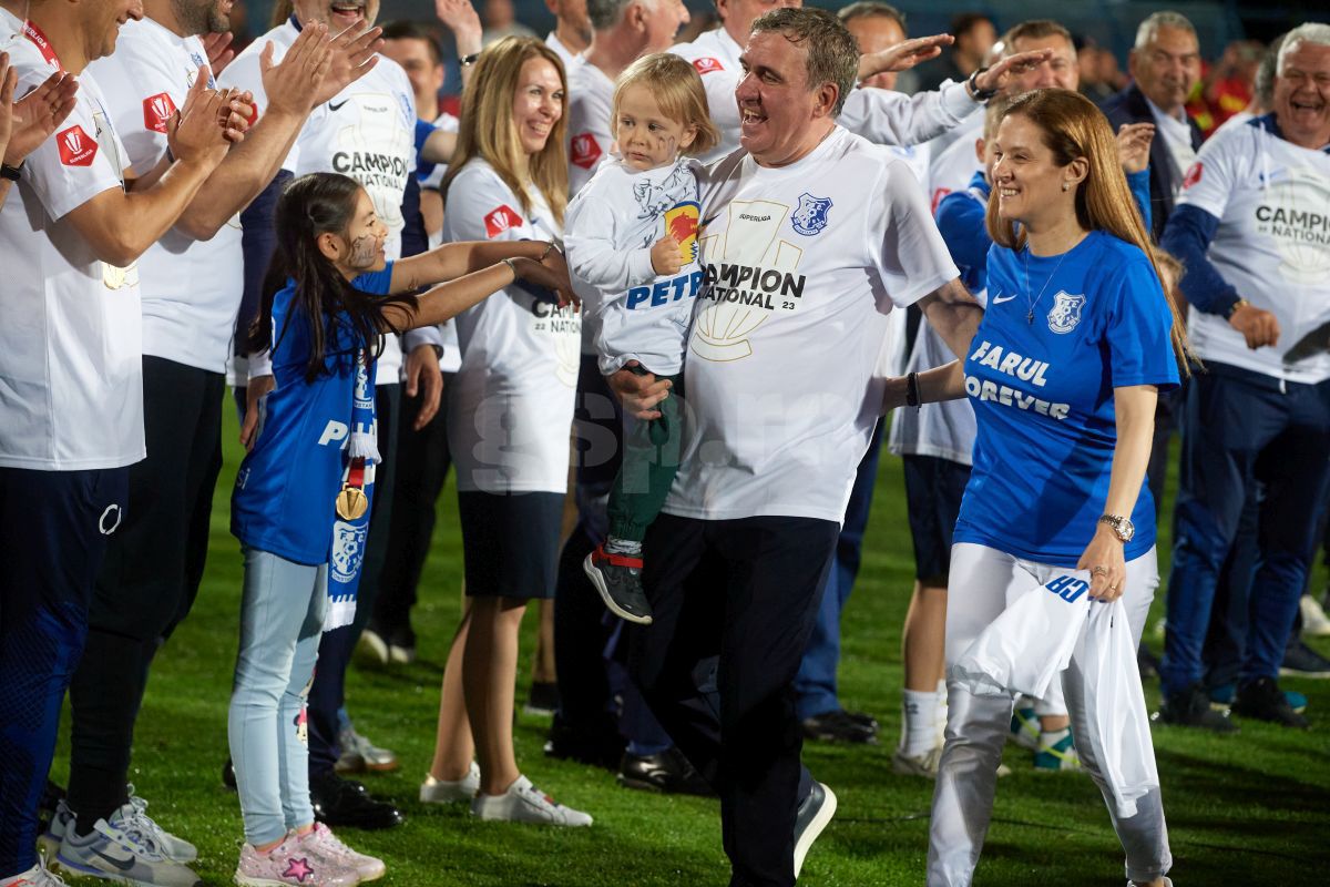 Soția lui Hagi, apariție rară la sărbătoarea de titlu! Răducioiu a glumit în studio: „Acum, poate să facă asta”