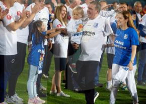 Soția lui Hagi, apariție rară la sărbătoarea de titlu! Răducioiu a glumit în studio: „Acum, poate să facă asta”